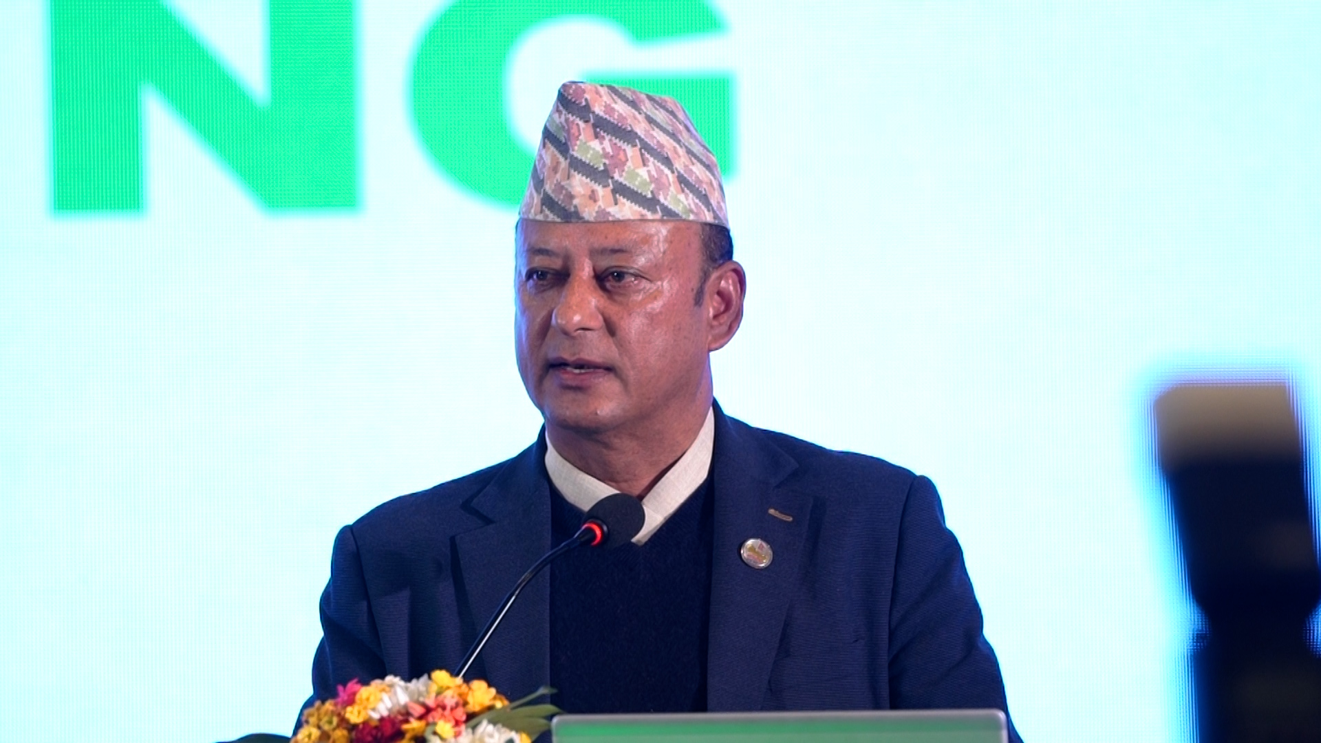 वैकल्पिक उर्जालाई सेवा मात्र नभइ व्यवसायिक रुपमा काम गर्नपर्छ : मन्त्री खड्का