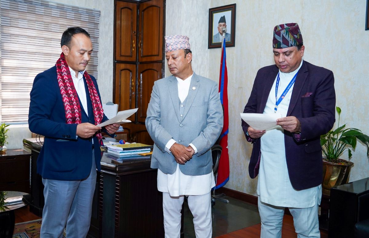 राष्ट्रिय प्रसारण ग्रीड कम्पनी लिमिटेडका सिइओले लिए शपथ