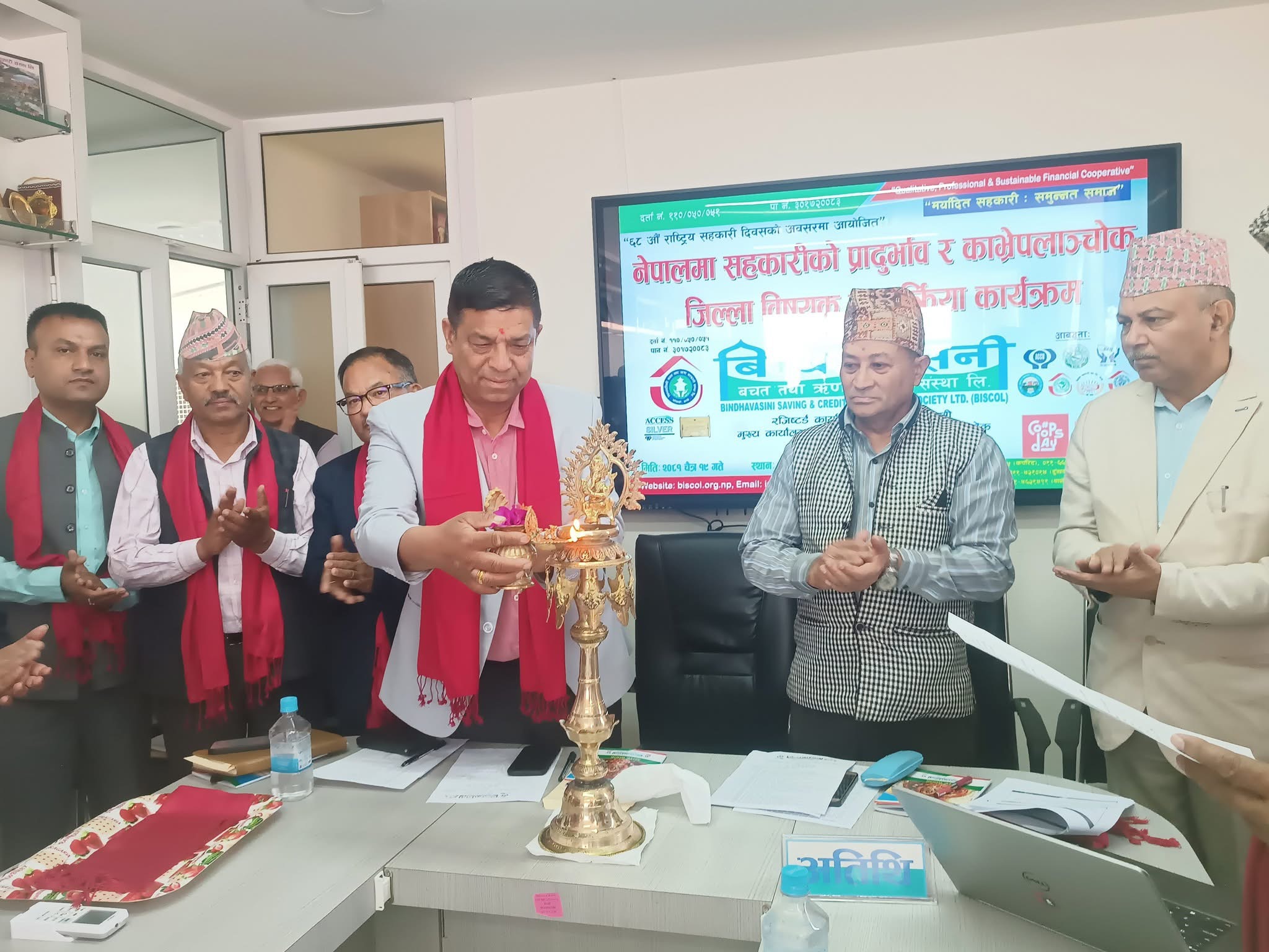 सहकारीको प्रादुभाव काभ्रे जिल्लाबाट भएको दावी