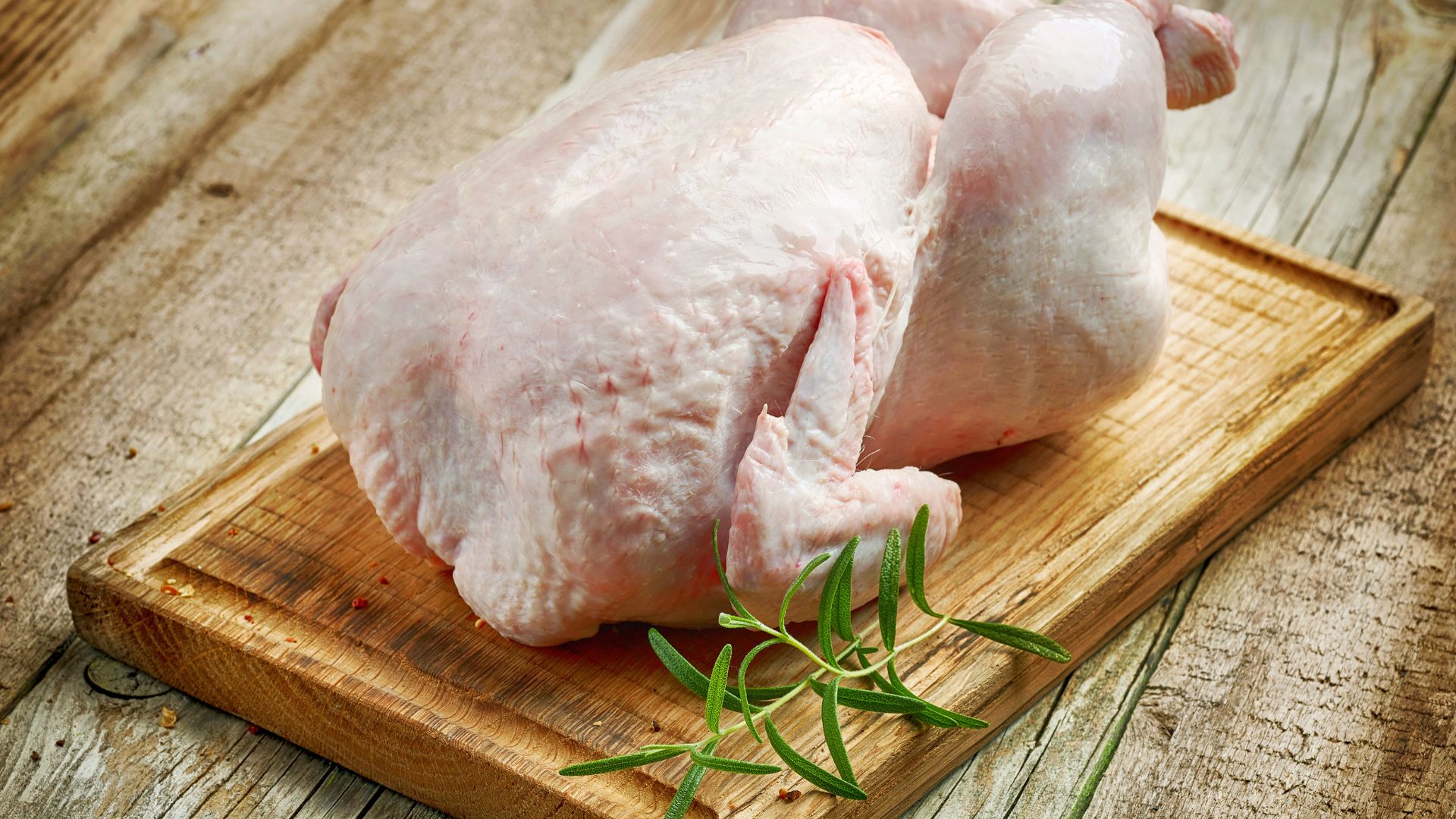 कुखुराको मासुमा मूल्य अभिवृद्धि कर हटाएर अन्त शुल्क मात्र लगाउन माग