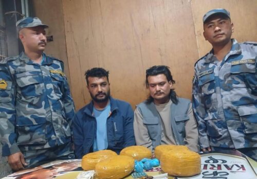 लागुऔषधसहित दुई जना पक्राउ