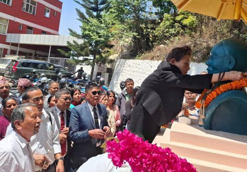 मासुनागा आँखा अस्पताल युसुन मासुनागाको सालिक निर्माण