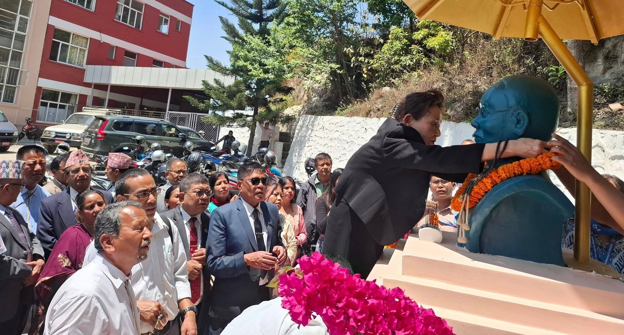 मासुनागा आँखा अस्पताल युसुन मासुनागाको सालिक निर्माण