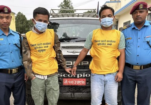 धुलिखेल – ११ बाट   लागूऔषधसहित दुई जना पक्राउ