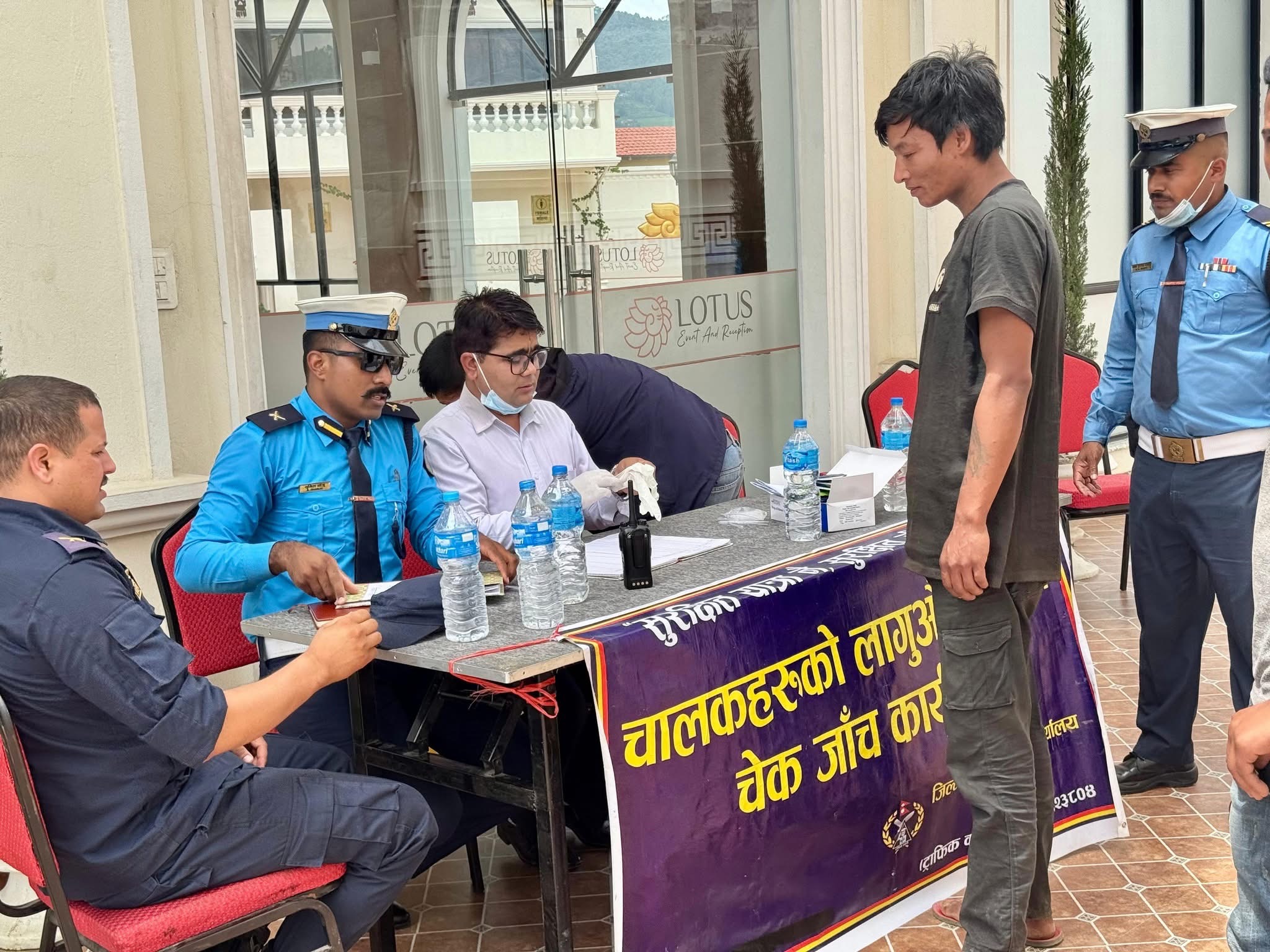 लागुपदार्थ सेवन गरेर बस चलाउँदै चालकहरू