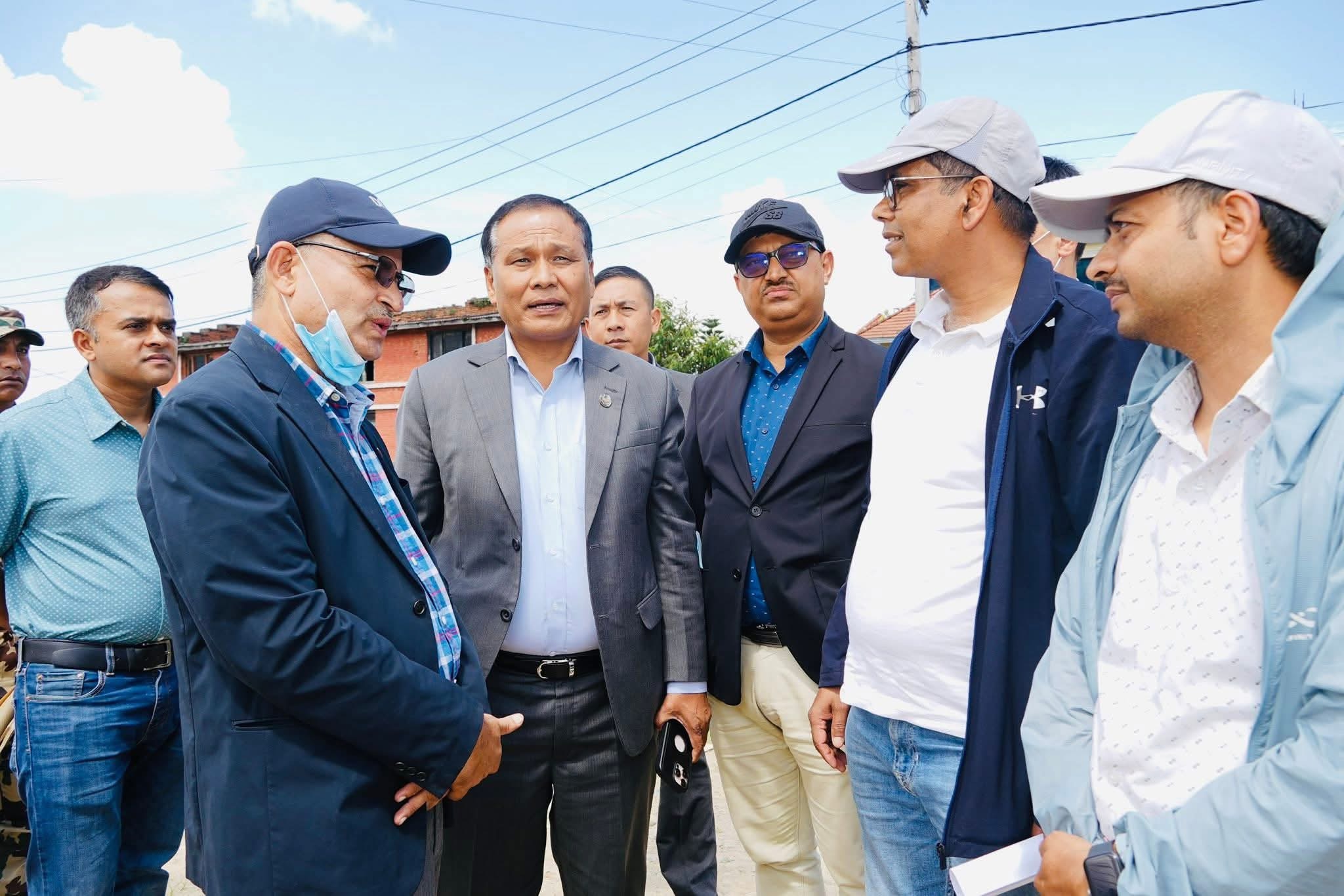 मन्त्री घिसिङद्वारा सुर्यविनायक–धुुलिखेल सडक खण्डको अनुगमन