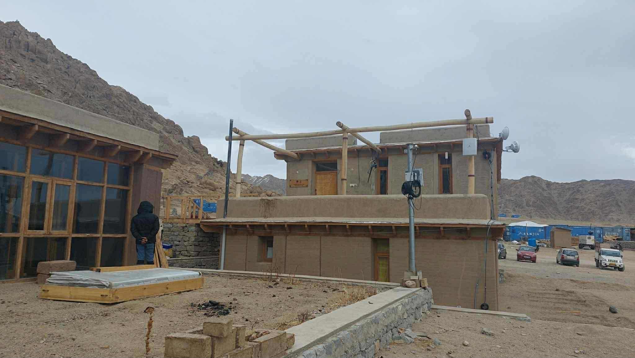 नेपालमा सिमेन्ट र आरसीसी घर बढ्दै, माटो–ढुंगाका घर घट्दै: अध्ययनले देखायो निर्माण क्षेत्रको बढ्दो कार्बन जोखिम