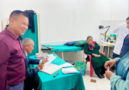 चापाँखोरी स्वास्थ्य चौकीमा निःशुल्क आँखा र दन्त शिविर