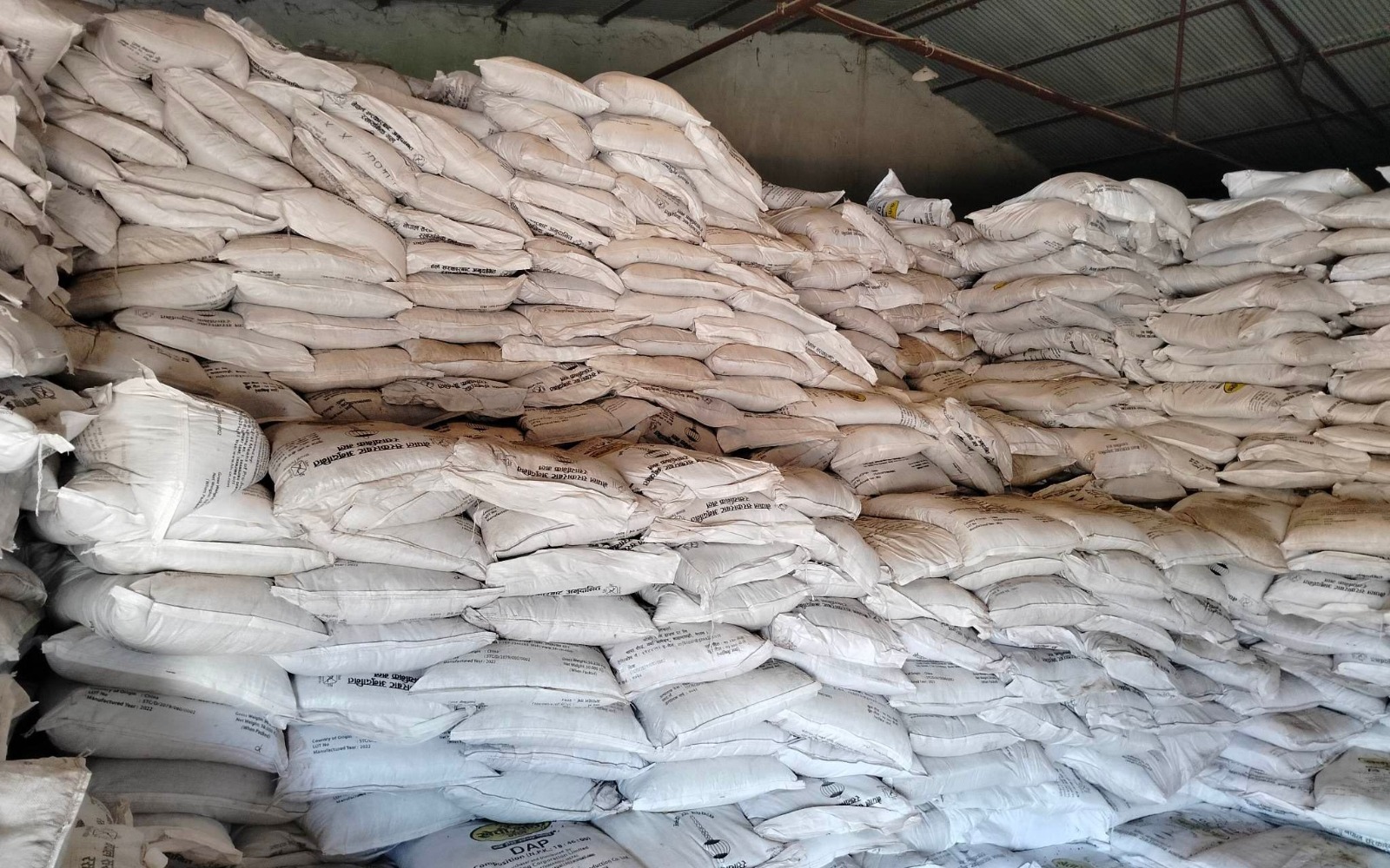 ‘कोटा’ प्रणालीले रासायनिक मलको सास्ती अझै हटेन