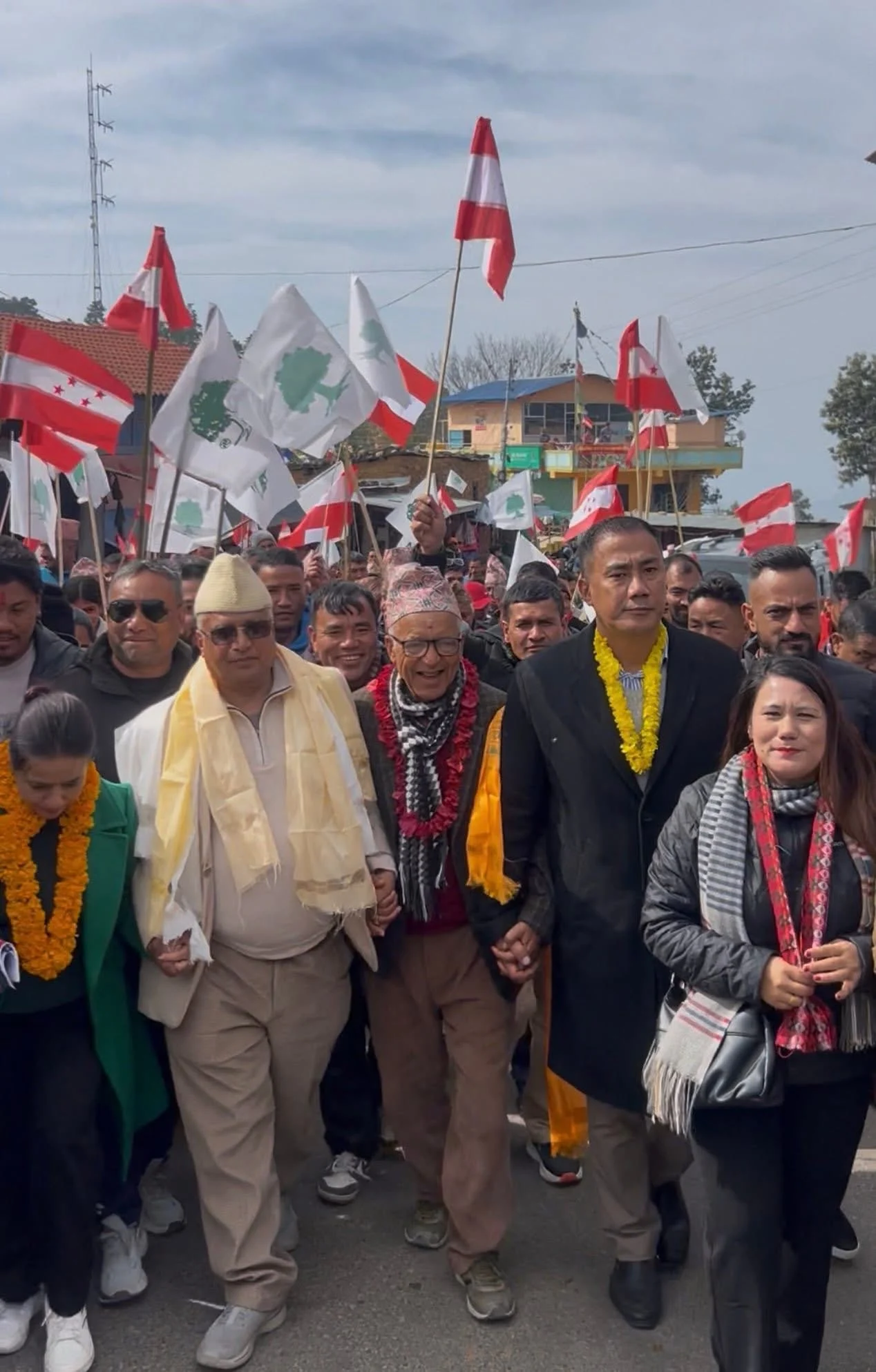 घर-घरमा पुगेर मतदाताका गुनासो र अपेक्षा सुन्दै ‘मधु आचार्य’