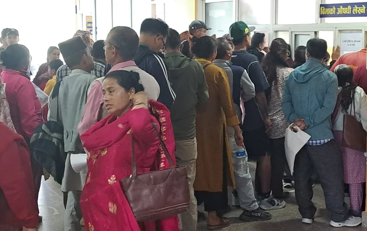 जहाँ स्वास्थ्य सेवा कमजोर छ, त्यहीँ स्वास्थ्य बीमा पनि कमजोर