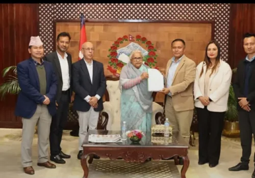 उज्यालो नेपाल पार्टीले प्रधानमन्त्री सुशीला कार्की लाई बुझायो ज्ञापन