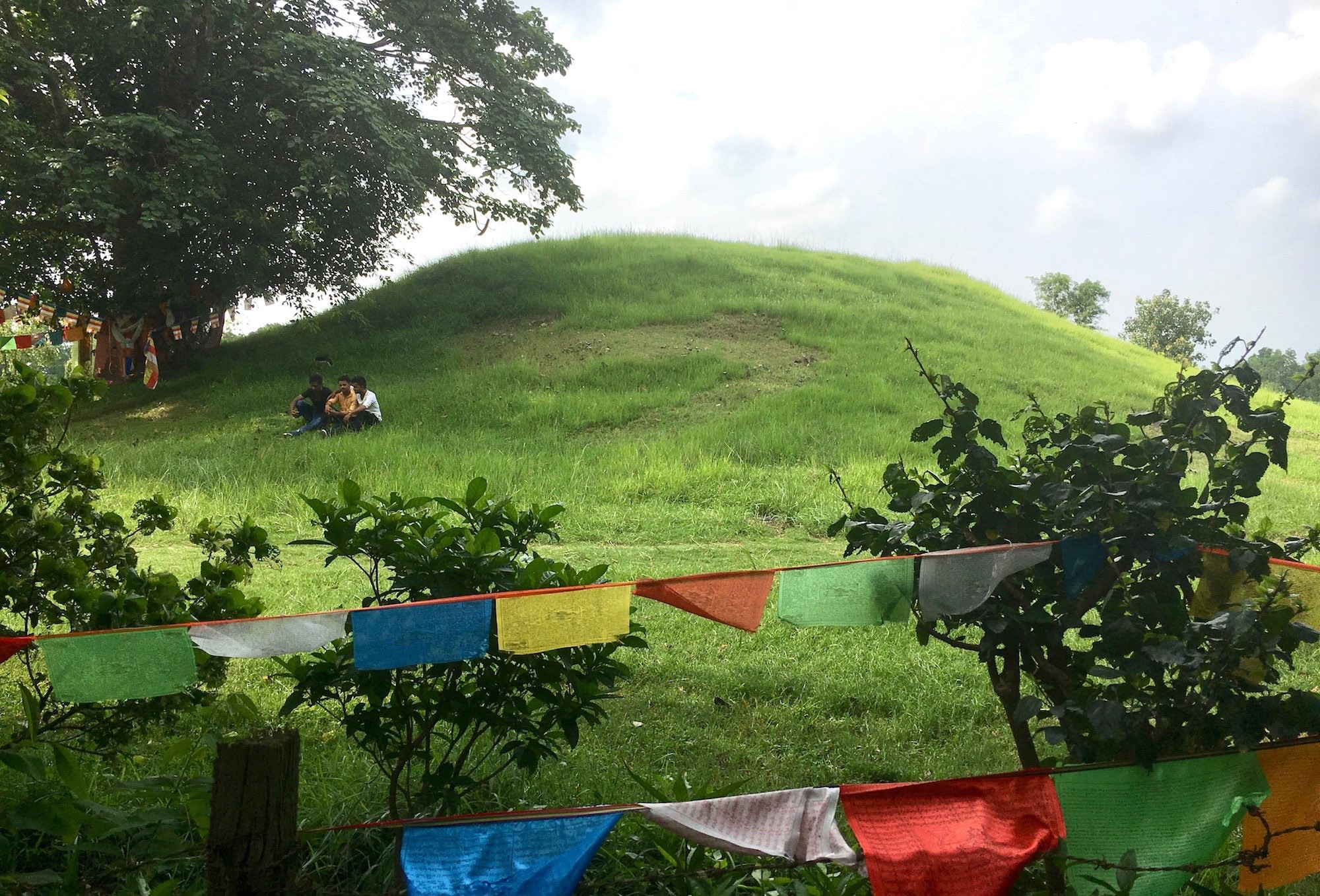 42de254d-5e1b-4134-b06a-dbfee7de7f9f-ramagrama-stupa-frank-biasi-2000