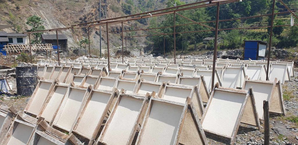 ds-galeshower-nepali-kagaj-1-1024x498