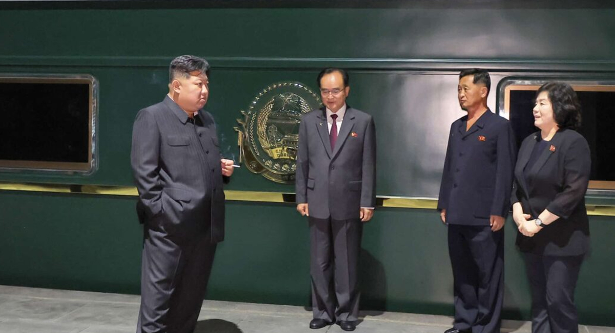 Kim-Jong-Un-rail_q3SOUubswM_2U3jqkf1cF (1)