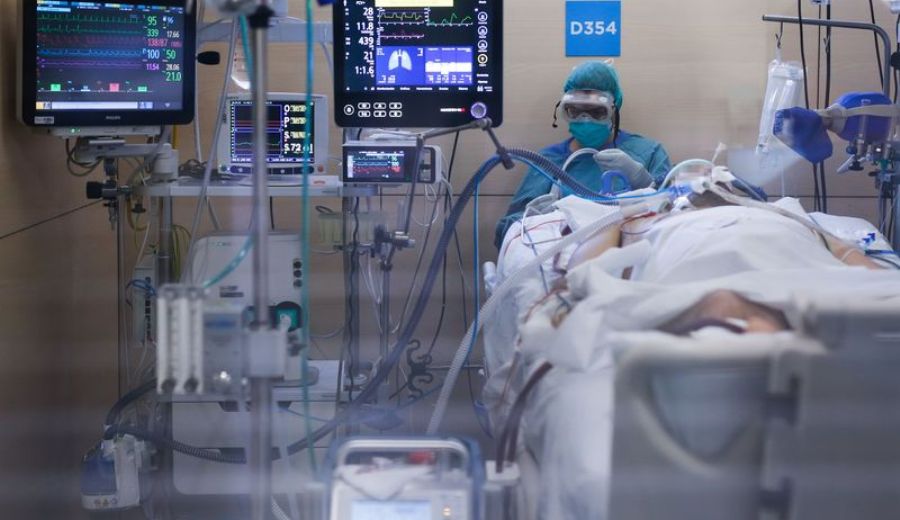 अमेरिकामा एकै दिन १९६६ जनाको मृत्यु, संक्रमितको संख्या ४ लाख बढी