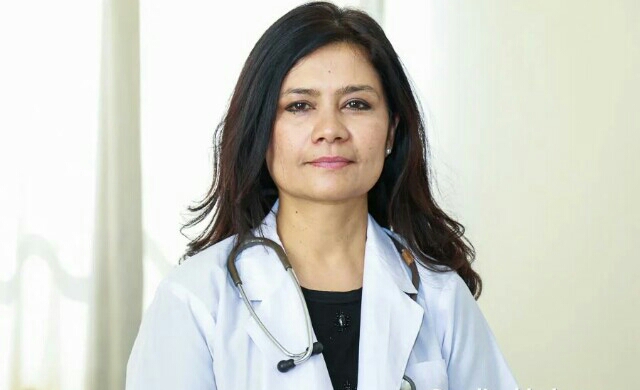 प्रधानमन्त्रीकी निजी चिकित्सक दिव्‍या सिंहलाई डीन बनाएको विरोधमा नेकपाकै विद्यार्थीले लगाए आइ‌ओएममा ताला