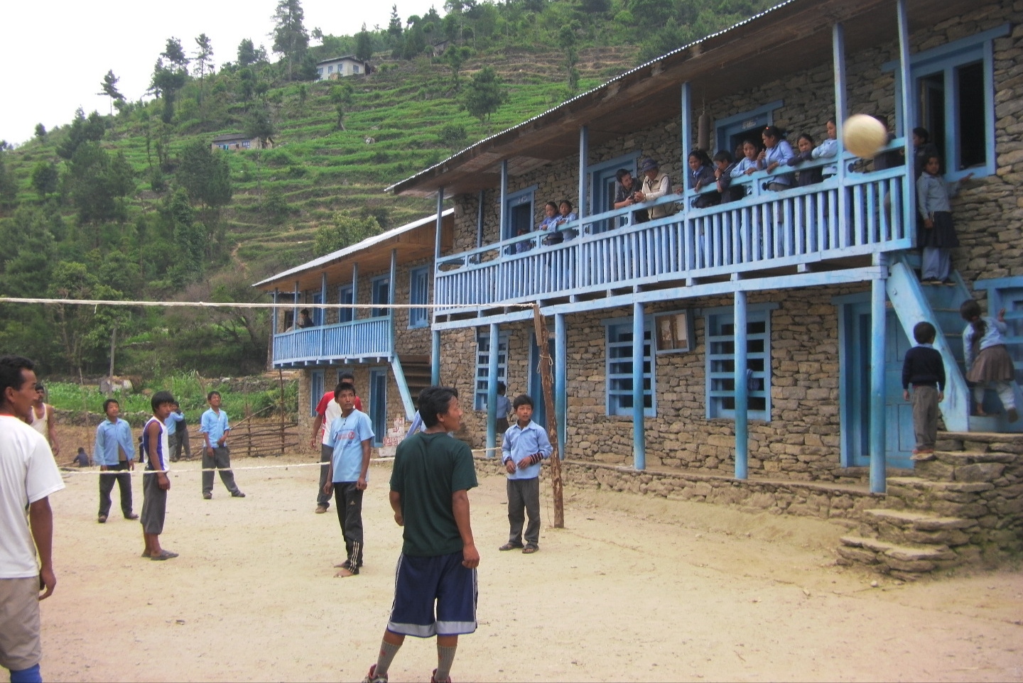 कोरोना कहरबीच काभ्रेमा खुल्न थाले विद्यालय