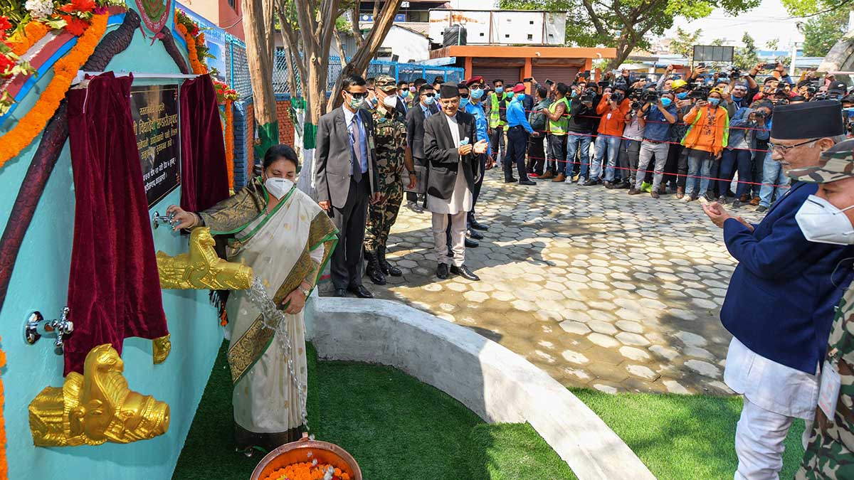 राष्ट्रपति भण्डारीद्धारा मेलम्चीको पानी वितरणको औपचारिक उद्घाटन