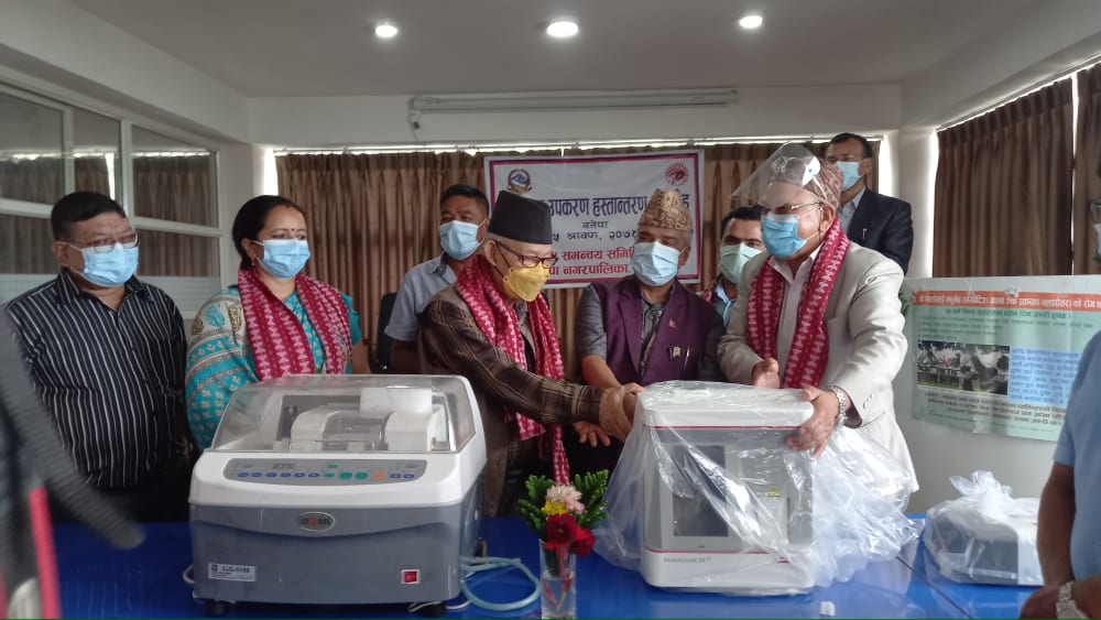 बनेपा बुडोलको आँखा अस्पताललाई १० लाख बराबरको उपकरण सहयोग