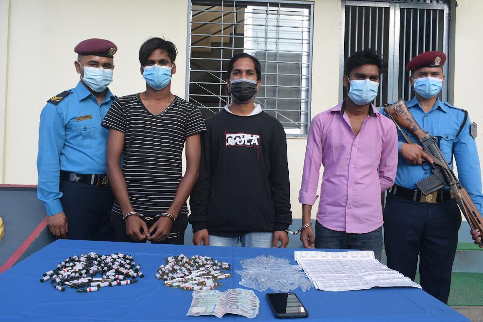 लागू औषध सहित काभ्रेमा ३ जना कारोबारी पक्राउ