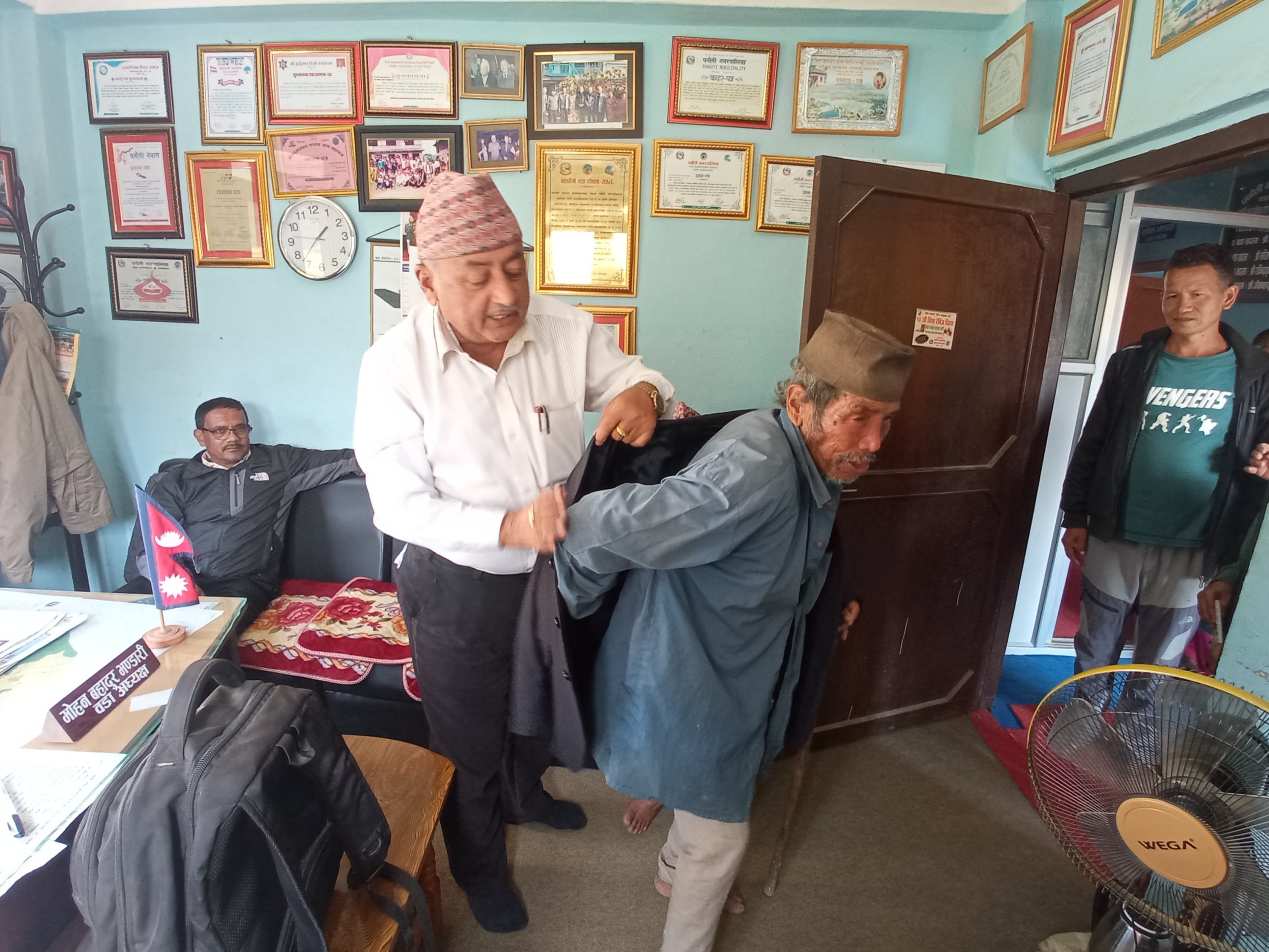 जब वडा अध्यक्ष भण्डारीले आफ्नो कोट खोलेर ‘सुकमान’लाई लगाईदिए..