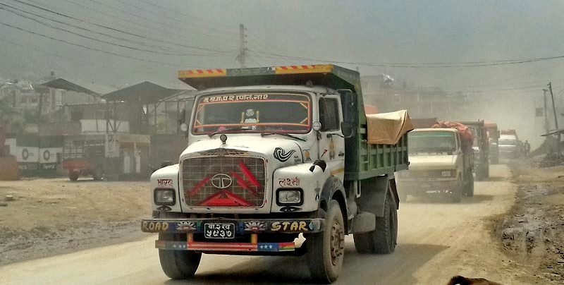 काभ्रेमा दशैंभर टिपर सञ्चालनमा रोक