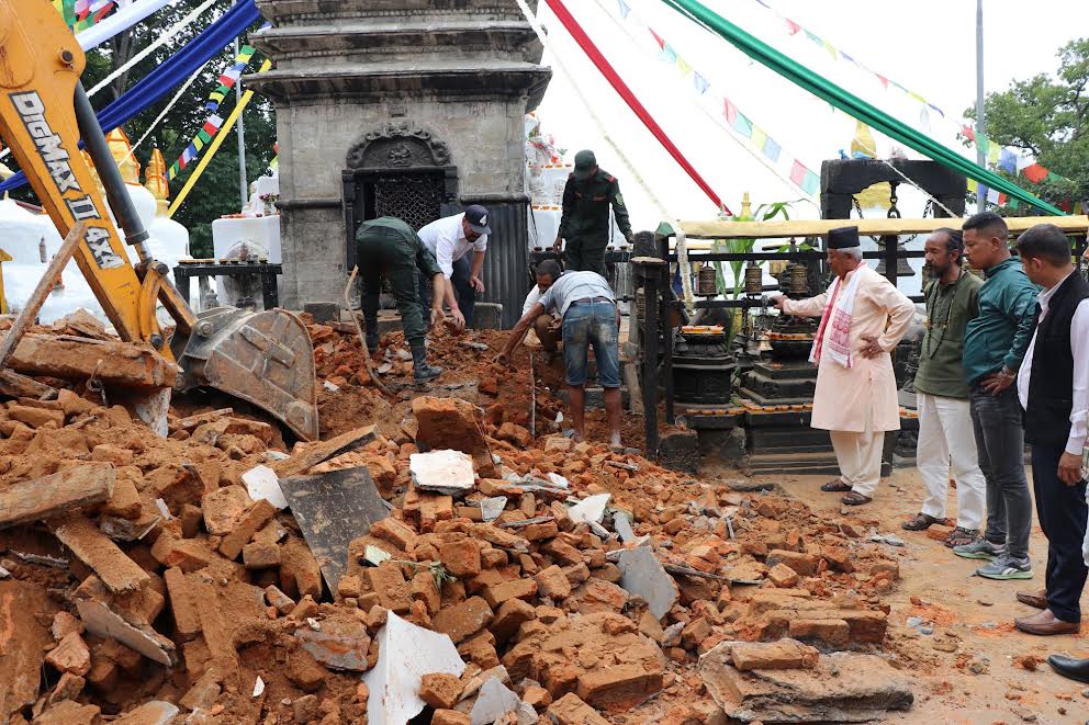 विश्व सम्पदाको धरोहर नमोबुद्ध परिसरमा निर्माण गरिएका अनियमित संरचना हटाइयो