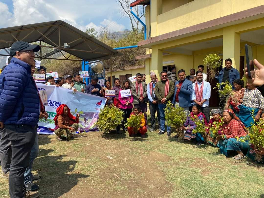 देविटारमा कागतीका २५ सय बोट रोपियो