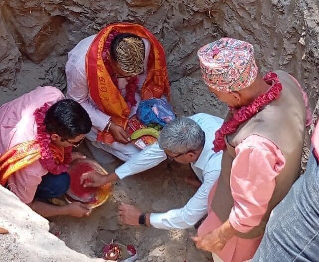 पात्लेखेतमा हनुमान मन्दिर पुनर्निर्माण थालियो, पूर्वमन्त्री लेखकले गरे शिलान्यास