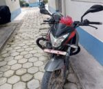 मोटरसाइकल चोरीमा संलग्न दुई युवा पक्राउ