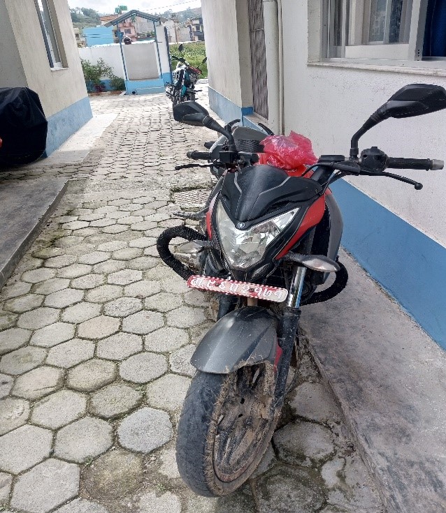 मोटरसाइकल चोरीमा संलग्न दुई युवा पक्राउ