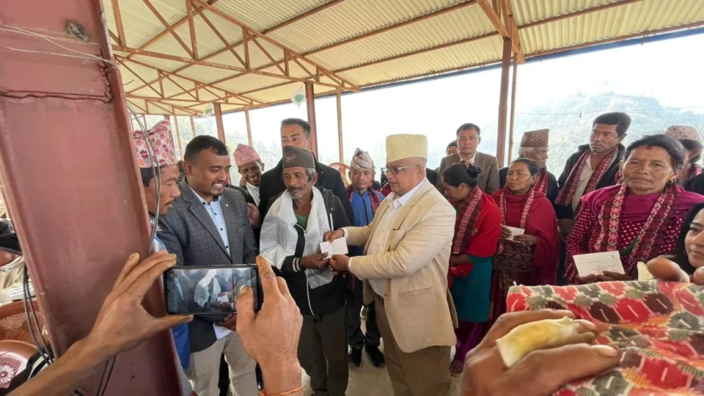 रास्वपा उम्मेदवार भण्डारीको वडामा कांग्रेस प्रवेश गर्नेको लहर