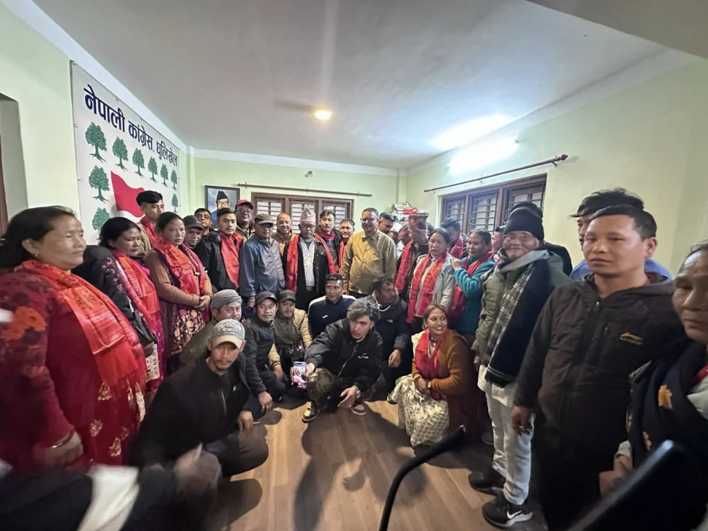 धुलिखेलको पिप्ले गाउँबासी नेपाली कांग्रेसमा प्रवेश