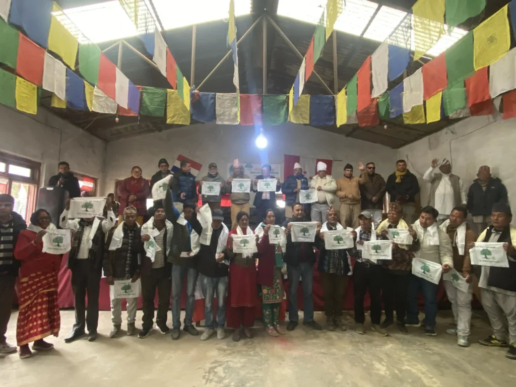 बेथानचोकमा एमाले छोडेर ३२ जना कांग्रेसमा