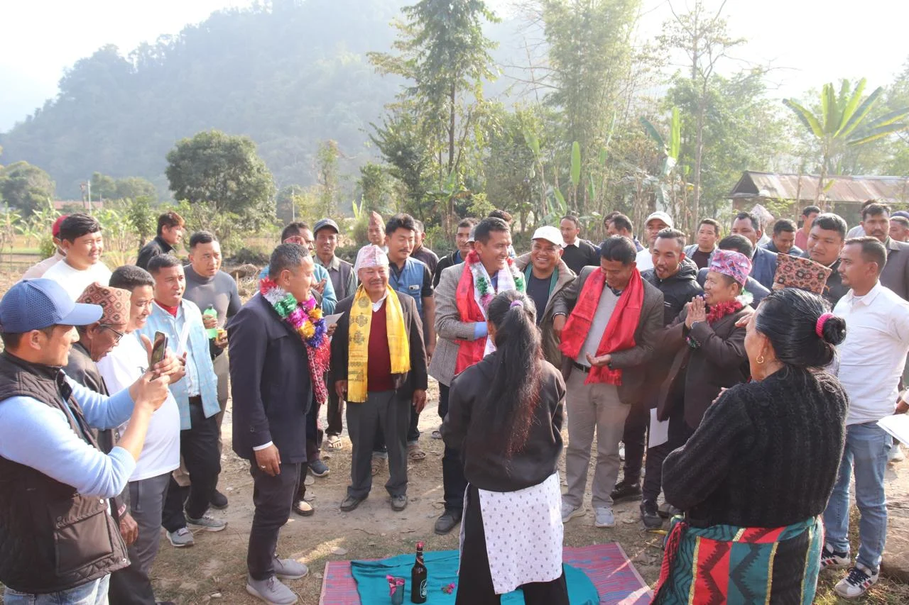 भूकम्पपछि विद्यालय पुनर्निर्माण गरेका गुणराजलाई मिल्चेमा भव्य स्वागत