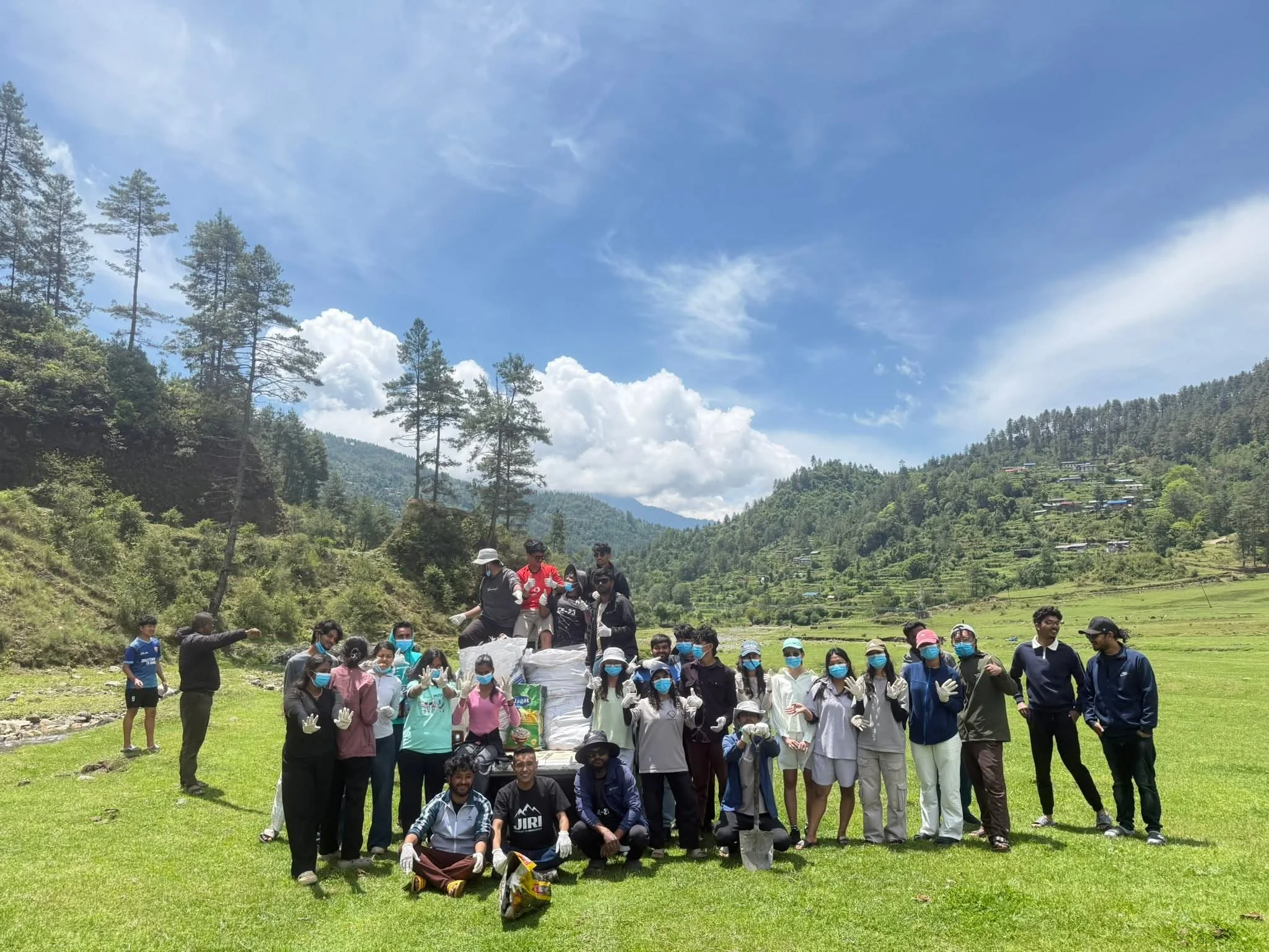 केयूका विद्यार्थीले जिरीमा संकलन गरे १ सय ५० किलो फोहोर