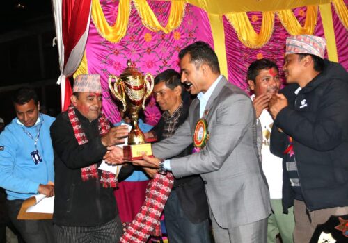 राष्ट्रपति रनिङ सिल्ड बिजेता खेलाडीबीचमा क्षेत्रीयस्तरकाे प्रतियोगिता गराउने सांसद सापकोटाकाे प्रतिबद्धता