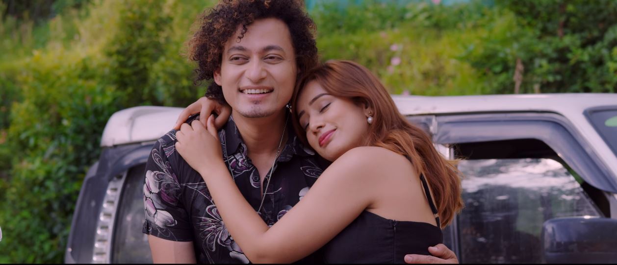 “म मर्छु तिमी बिना” सार्वजनिक