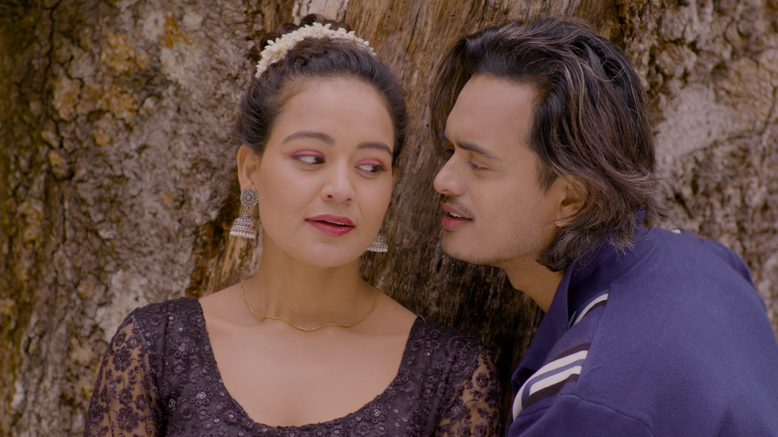 प्रेम र रोमान्स समेटिएको गीत “आखाँ झुम्न थाल्यो”सार्वजनिक