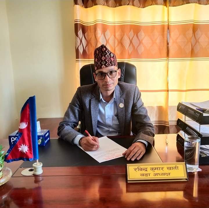 दलित समुदायबाट निर्वाचित एक्ला वडा अध्यक्ष, जाे सेवा दिन वडावासीको घर घरमै पुग्छन्