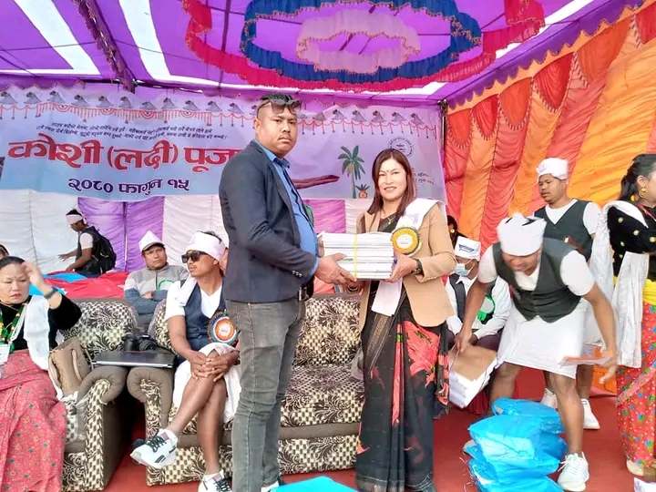 माझी समुदायले मनाए काेशी पर्व