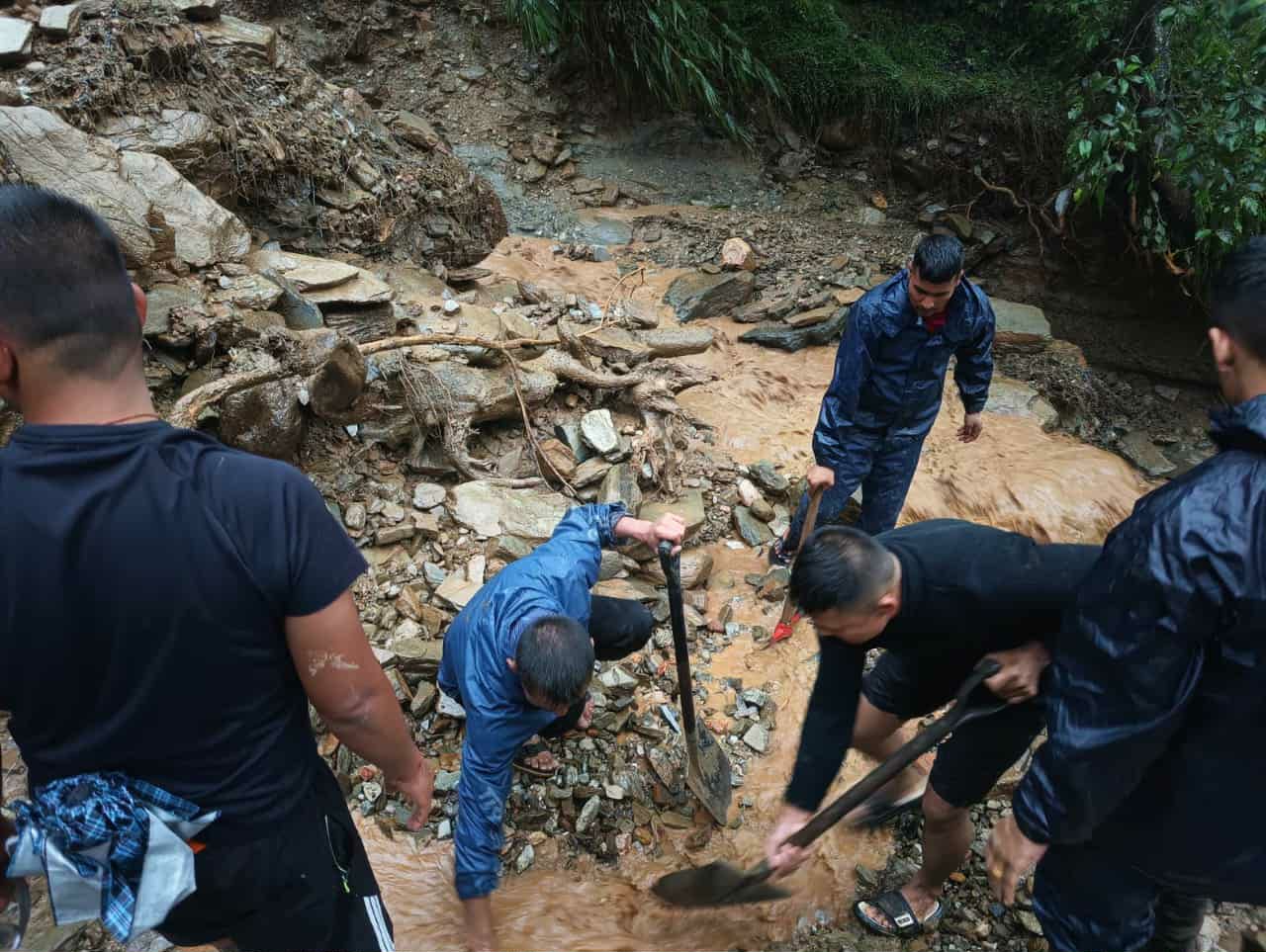 सिन्धुपाल्चोकमा पहिरोमा परी दुई बालिका बेपत्ता