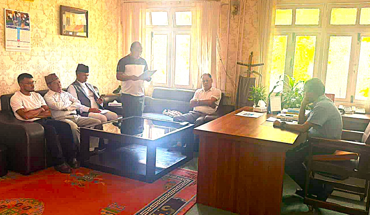 याङ्री लार्के स्थानीय सरोकार समितिद्वारा मेलम्ची खानेपानीलाई ज्ञापनपत्र