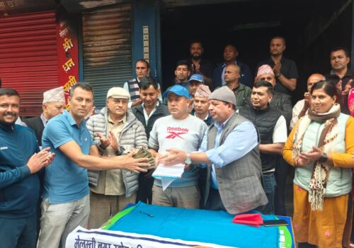 मेलम्ची आगलागी पीडितलाई सहयोग रकम हस्तान्तरण