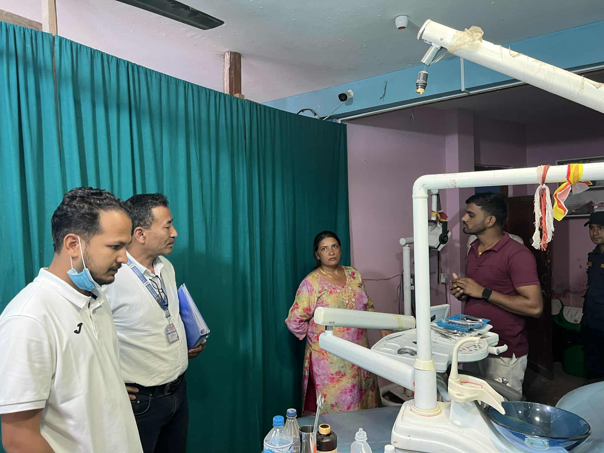 मेलम्चीमा निजी स्वास्थ्य संस्था र डेन्टलमा संयुक्त अनुगमन, पाँच संस्थामध्ये ओटा दुई पूर्ण रूपमा बन्द