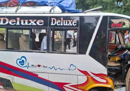 सिन्धुपाल्चोकको पाँचकिलोमा बस दुर्घटना, २० जना घाइते