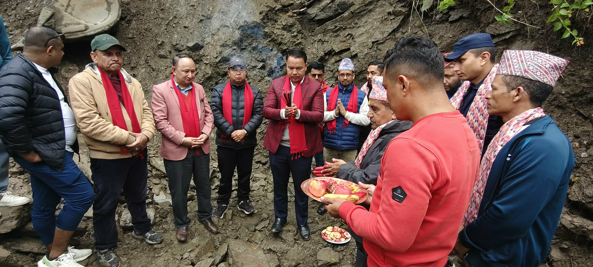 मेलम्ची खाल्डेखोला खण्ड सडकको शिलान्यास