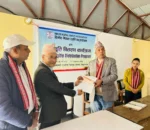 सिभिल इन्जिनियरिङ पढ्ने ५ विद्यार्थीलाई विनोद नेपाल स्मृति फाउण्डेशनको छात्रवृत्ति