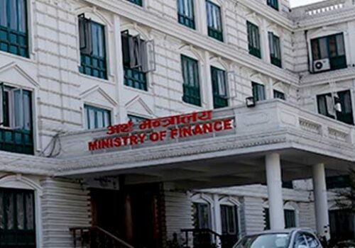 सरकारले आजबाट सुरु गर्यो २० प्रतिशत इन्धन खर्च कटौती